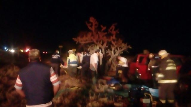 ¡2 muertas y 4 lesionados dejó volcadura de camioneta en la carretera San Juan-Lagos de Moreno!