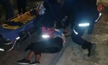 ¡Grave menor de edad que se electrocutó en un puente peatonal en Aguascalientes!