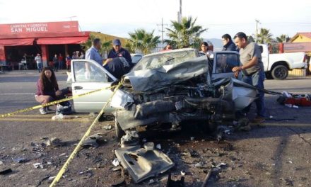 ¡Choque frontal entre 2 autos dejó saldo de 1 muerto y 3 lesionados en Aguascalientes!