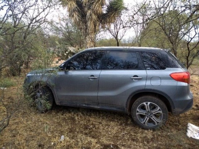 ¡Policías estatales detuvieron en Villa González Ortega, Zacatecas, a un hombre en posesión de armas y vehículo robado!