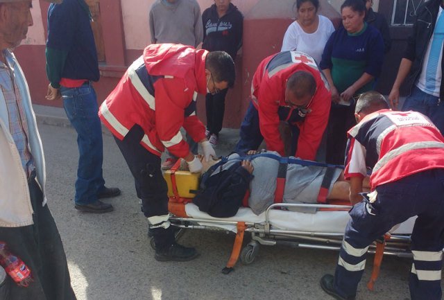 ¡Mujer de la tercera edad lesionada atropellada por una camioneta en Lagos de Moreno!