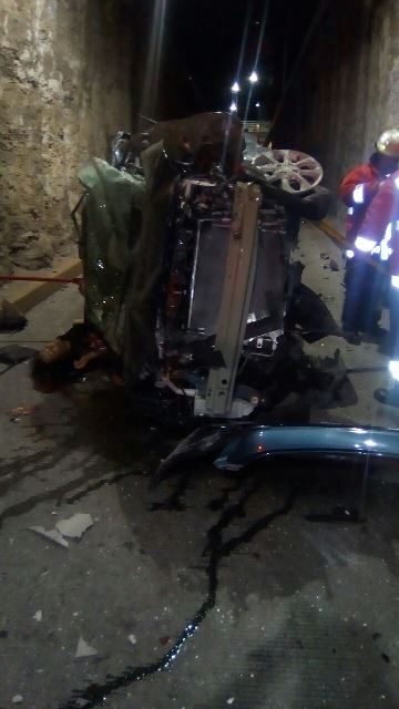 ¡Mueren dos personas y otra está grave en choque en el paso a desnivel de López Mateos en Aguascalientes!
