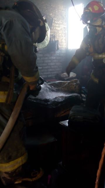 ¡Corto circuito provocó un incendio en una casa en Aguascalientes!