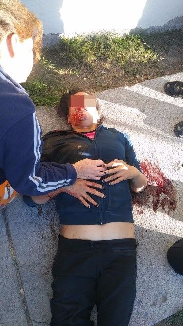 ¡Grave mujer que intentó suicidarse y se lanzó del tercer piso de un edificio en Aguascalientes!