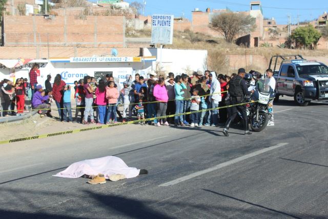 ¡Ciclista murió embestido por un automóvil conducido por un adolescente en Aguascalientes!