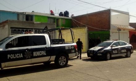 ¡Policías municipales de Aguascalientes brindan primeros auxilios a joven pre suicida por ingesta de medicamento controlado!