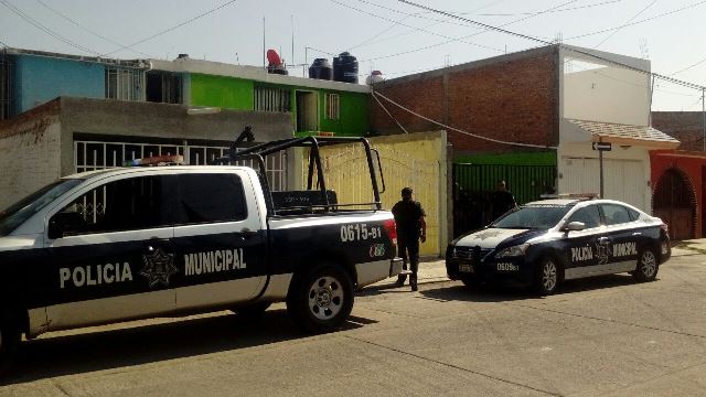 ¡Policías municipales de Aguascalientes brindan primeros auxilios a joven pre suicida por ingesta de medicamento controlado!