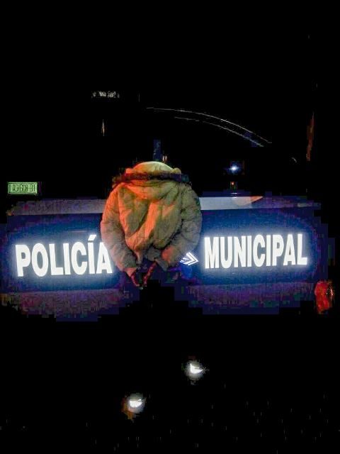 ¡Policías municipales detuvieron a sujeto que asaltó a un taxista en Aguascalientes!