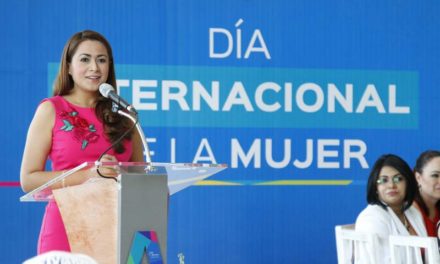 ¡Presenta Tere Jiménez botón naranja para protección de mujeres en Aguascalientes!