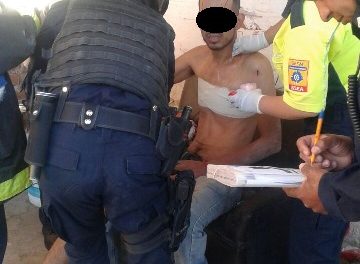 ¡Auxilian policías a sujeto lesionado con arma de fuego en Aguascalientes!