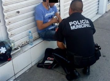 ¡Joven intentó suicidarse cortándose las venas en un camión urbano en Aguascalientes!