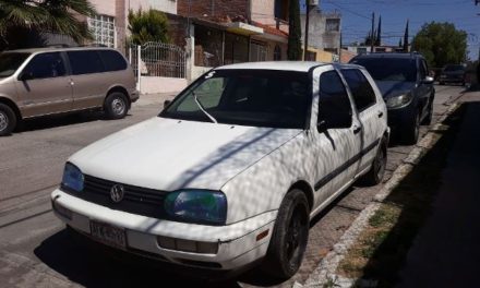 ¡Policías preventivos de Aguascalientes detuvieron a pareja en auto robado!
