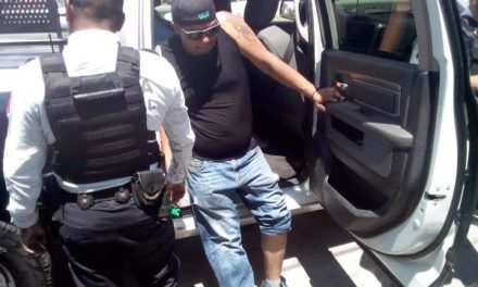 ¡Policía municipal baleó y lesionó al novio de su hija en Aguascalientes!
