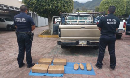 En Guerrero, Policía Federal detiene a conductor que transportaba 50 kilos de marihuana