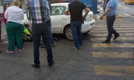 ¡Adolescente de 14 años de edad lesionada tras ser atropellada por un automóvil en Aguascalientes!