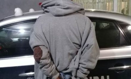 ¡Policías municipales de Aguascalientes detuvieron a sujeto por una orden de aprehensión por robo calificado en Fresnillo, Zacatecas!