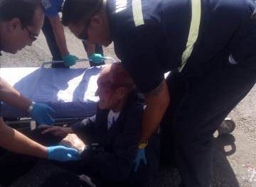 ¡Ancianito resultó lesionado tras ser atropellado por un taxi en Aguascalientes!