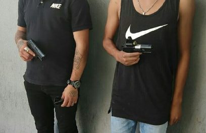 ¡Detuvieron a 2 sujetos armados afuera de un banco Banorte en Aguascalientes!