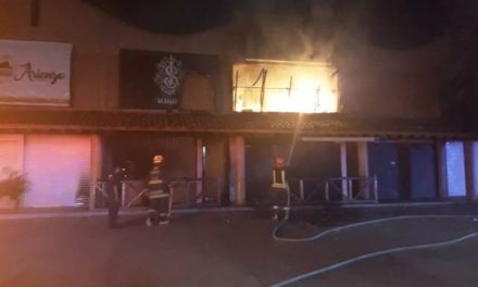 ¡Se incendió el bar “La Salazar” en Aguascalientes y se perdió todo el negocio!