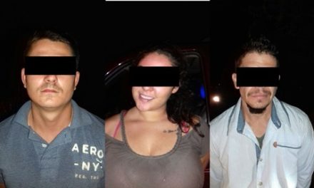 ¡Detuvieron en Calvillo, Aguascalientes, a 2 sujetos y 1 mujer con un arma de fuego!