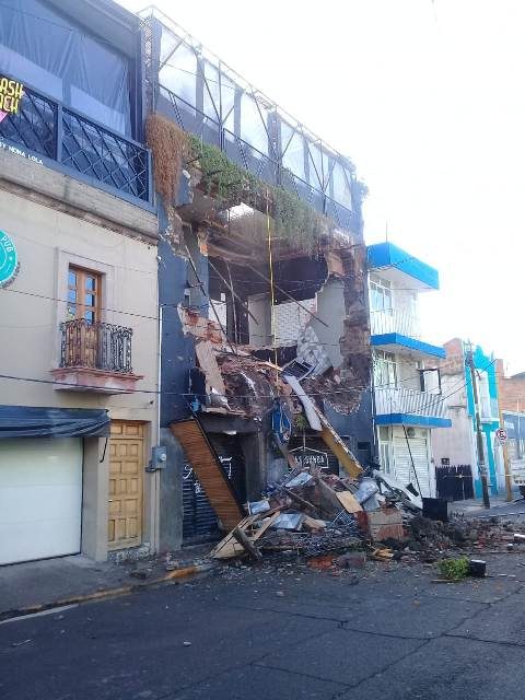 ¡Se derrumbó el Bar “Casa Segunda” en Aguascalientes!