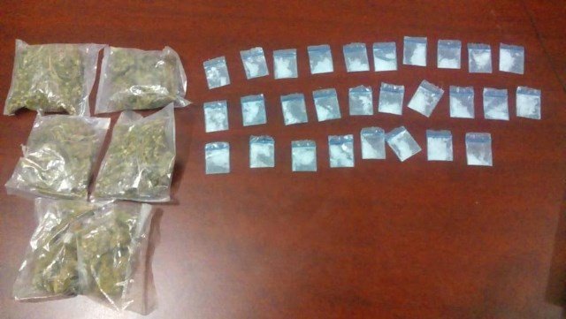 ¡Elementos de la PEP detuvieron a 2 sujetos con 34 dosis de drogas en Miguel Auza, Zacatecas!