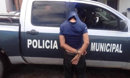 ¡Detuvieron a sujeto que asaltó un expendio de vinos y lesionó al encargado con un cuchillo en Aguascalientes!