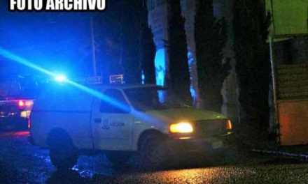 ¡Automovilista murió tras estrellarse contra un anuncio espectacular en Zacatecas!