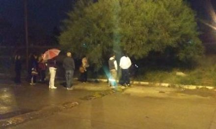 ¡Un ciudadano y policías municipales de Aguascalientes evitaron que una persona se quitara la vida!