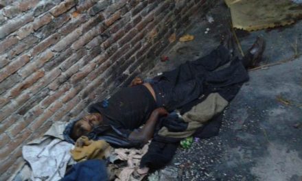 ¡“El Chilango”, alcohólico crónico, fue hallado muerto en un baldío en Aguascalientes!