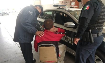 ¡Policías municipales de Aguascalientes evitaron que un joven se quitara la vida!