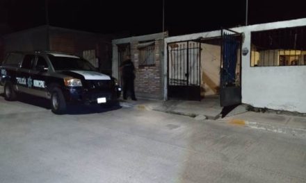 ¡Hombre se mató con una venda tras colgarse de la regadera en su casa en Aguascalientes!