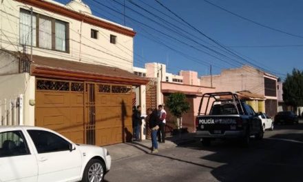 ¡Ancianita fue asaltada en su domicilio en Aguascalientes por un pistolero!