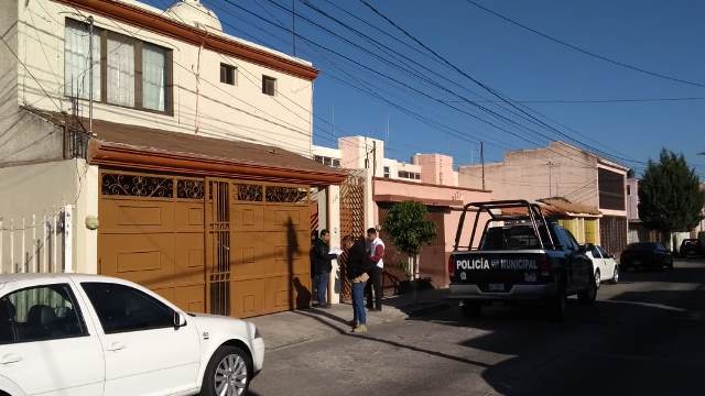 ¡Ancianita fue asaltada en su domicilio en Aguascalientes por un pistolero!
