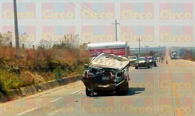 ¡Choque entre 2 camionetas dejó 2 lesionados en Lagos de Moreno!