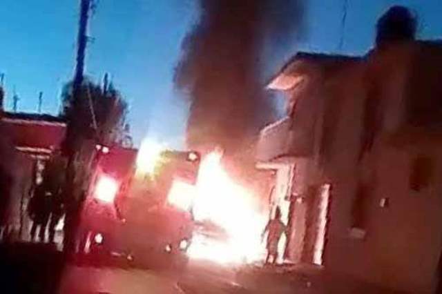 ¡Terrible atentado a una familia en Loreto: murió la mamá y el papá y 3 niños resultaron con quemaduras!
