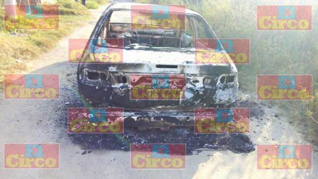 ¡Identificaron a uno de los tres calcinados dentro de un auto en Lagos de Moreno!
