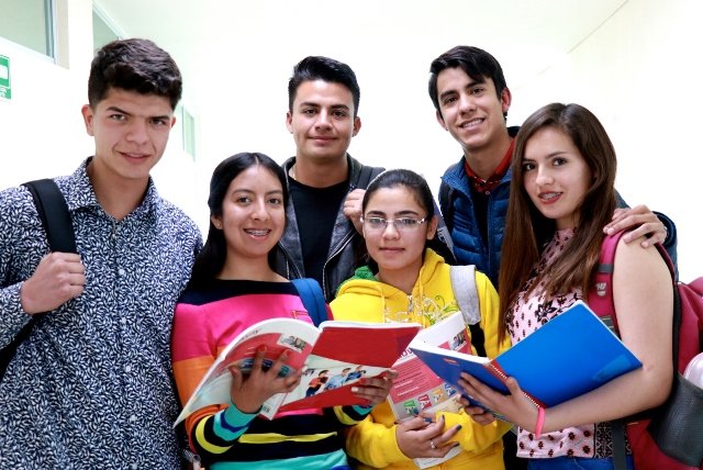 ¡Destina IEA más de 17 millones de pesos en becas para estudiantes de bachillerato y educación superior!