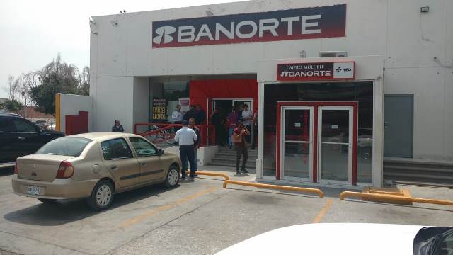 ¡Asaltaron a una cuentahabiente dentro de un banco Banorte en Aguascalientes!