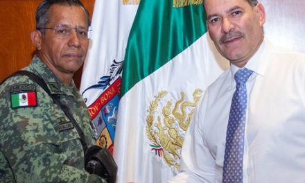 ¡Agradece gobernador labor del General José Ernesto Avalos Pardo como Comandante de la Catorceava Zona Militar!