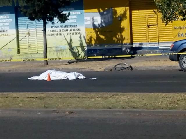 ¡Ciclista murió embestido por una veloz camioneta en Aguascalientes!