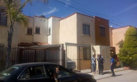 ¡Mujer se ahorcó en la regadera de su casa en Aguascalientes!
