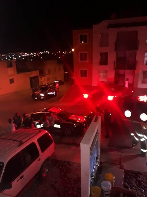 ¡Policía municipal de Aguascalientes rescató a un niño de 5 años de edad de un incendio domiciliario!