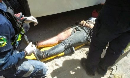 ¡Mujer lesionada de consideración tras ser atropellada por un camión urbano en Lagos de Moreno!