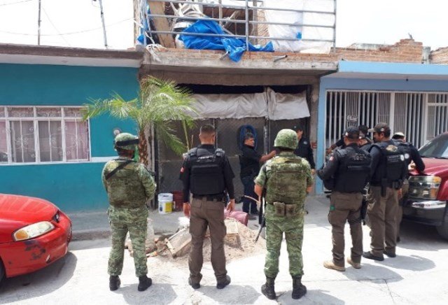 ¡Agentes federales detuvieron a 3 personas tras un cateo en una narco-tiendita en Aguascalientes!