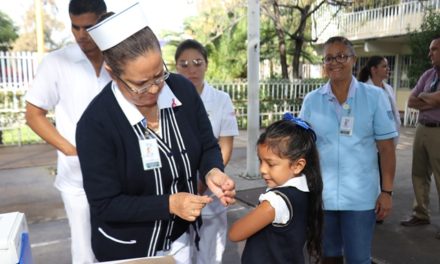 ¡Sector Salud aplica la segunda dosis de la vacuna de VPH a niñas de quinto año de primaria u once años de edad!