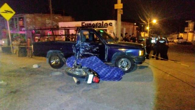 ¡Adolescente murió tras choque entre una camioneta y una motocicleta en Aguascalientes!