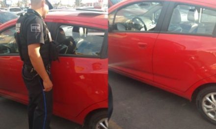 ¡Mujer dejó encerrados en un auto a sus 2 hijos pequeños en el estacionamiento del CC Altaria en Aguascalientes!