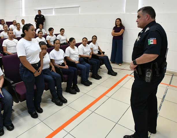 ¡Antonio Martínez Romo dio la bienvenida a 100 cadetes que inician su formación como policías!