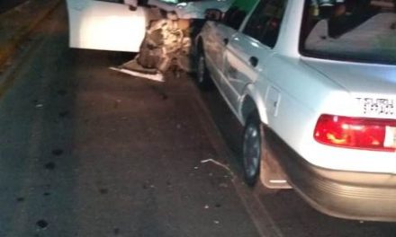 ¡Automovilista provocó fuerte choque en Aguascalientes por contestar su celular!
